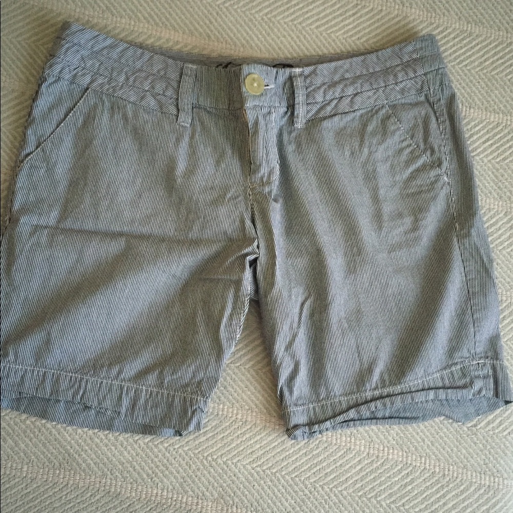 Pinstriped Bermuda shorts